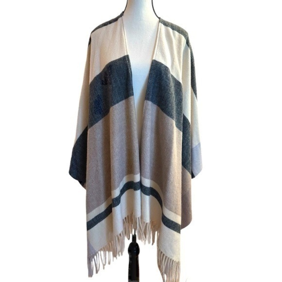 Sweaters - Women’s Knit Poncho Sweater - One Size - NWOT